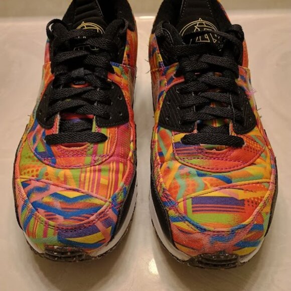 Nike Air Max 90's "Familia" - Picture 10 of 16